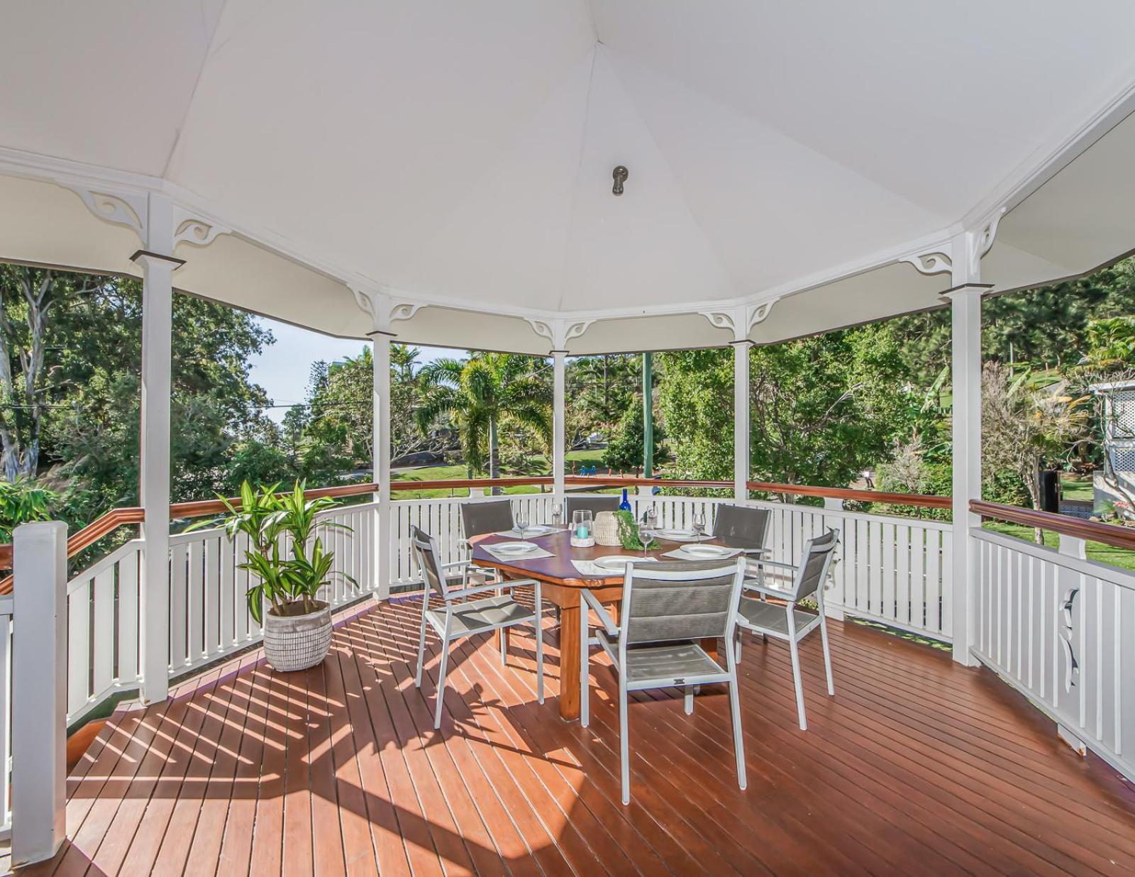 The Deck At Burleigh Heads Holiday home Gold Coast